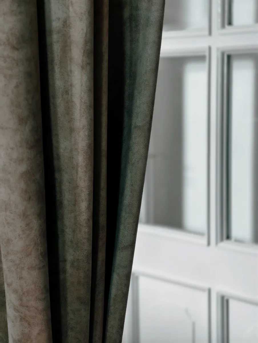 Ditto Velvet Türvorhang 2