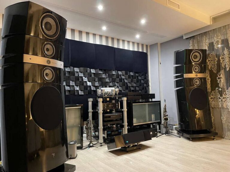 Raumakustik verbessern im HiFi-Wohnzimmer – Beispiel mit Akustikpaneelen