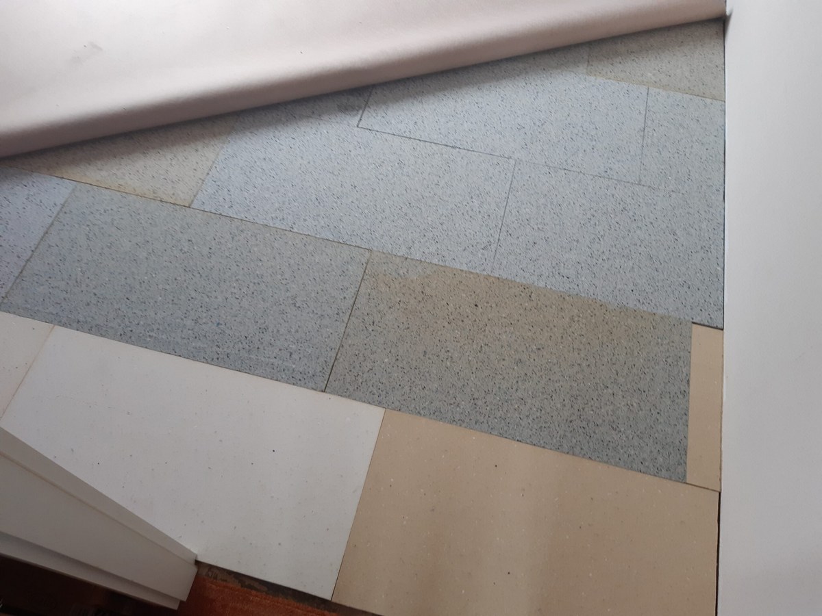 Elitexa Selbstklebeplatte 100 × 50 cm – extra dichte Lage für die Wand – schön ausgewählte Farben während der Montage