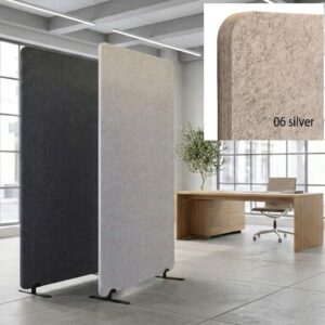 Bilnora Büro-Trennwände in Silber und Dunkelgrau in einem modernen Büro, ergänzt durch ein silberfarbenes Farbmuster oben rechts.