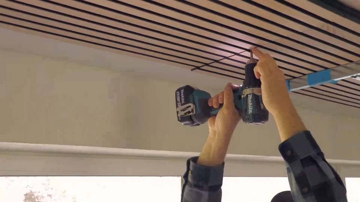 Akustikpaneel 240 cm – Montage der Paneele – Deckenposter – Freja