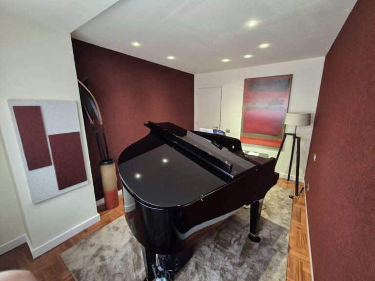 Silent schallabsorbierender Akustikteppich in einem Musikzimmer